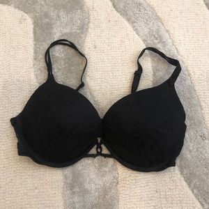 Victoria’s Secret lace bra 36C